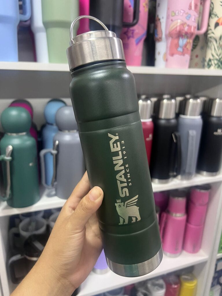 botella termica con filtro verde